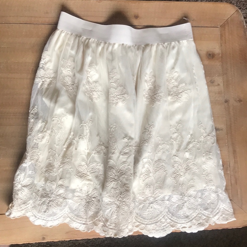 Lace skirt